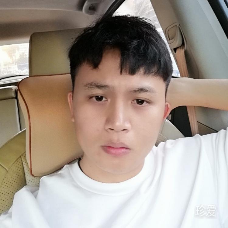 周默