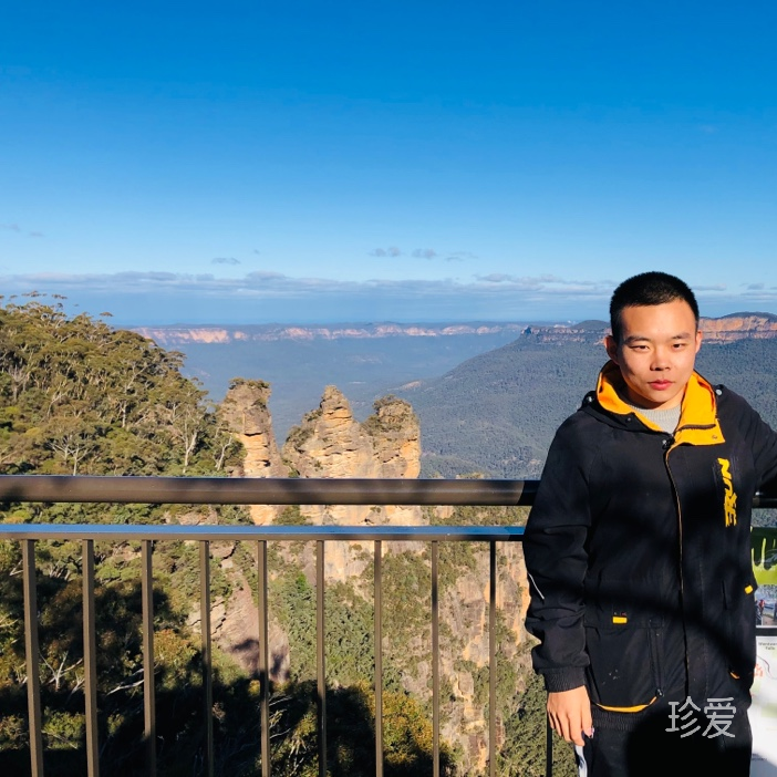 轻轻飘过