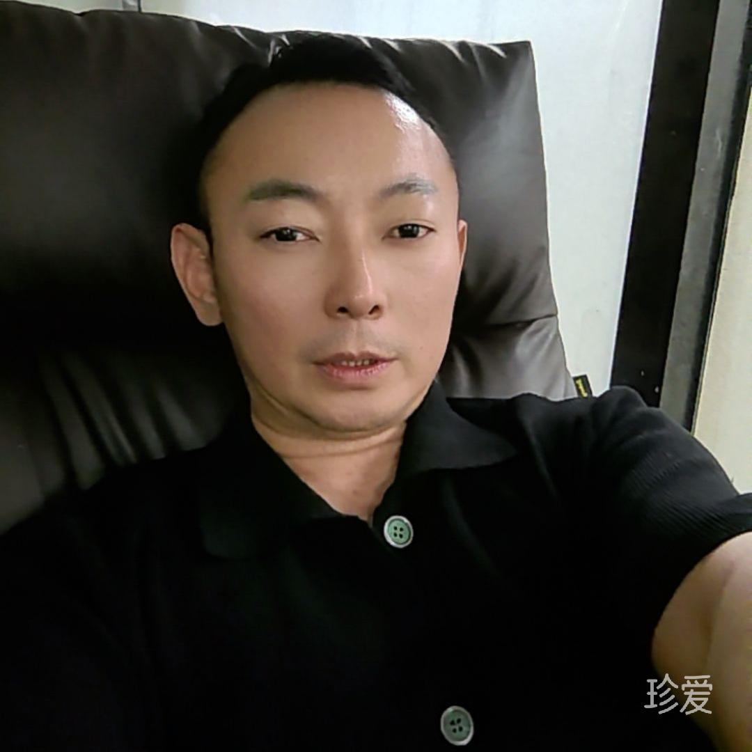 静候