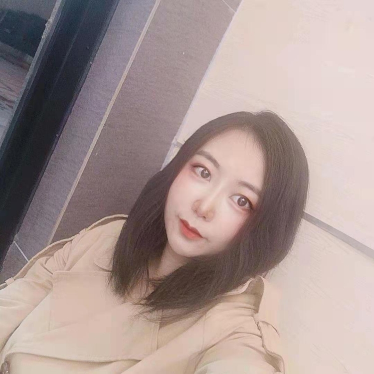 婉在水中央的喵