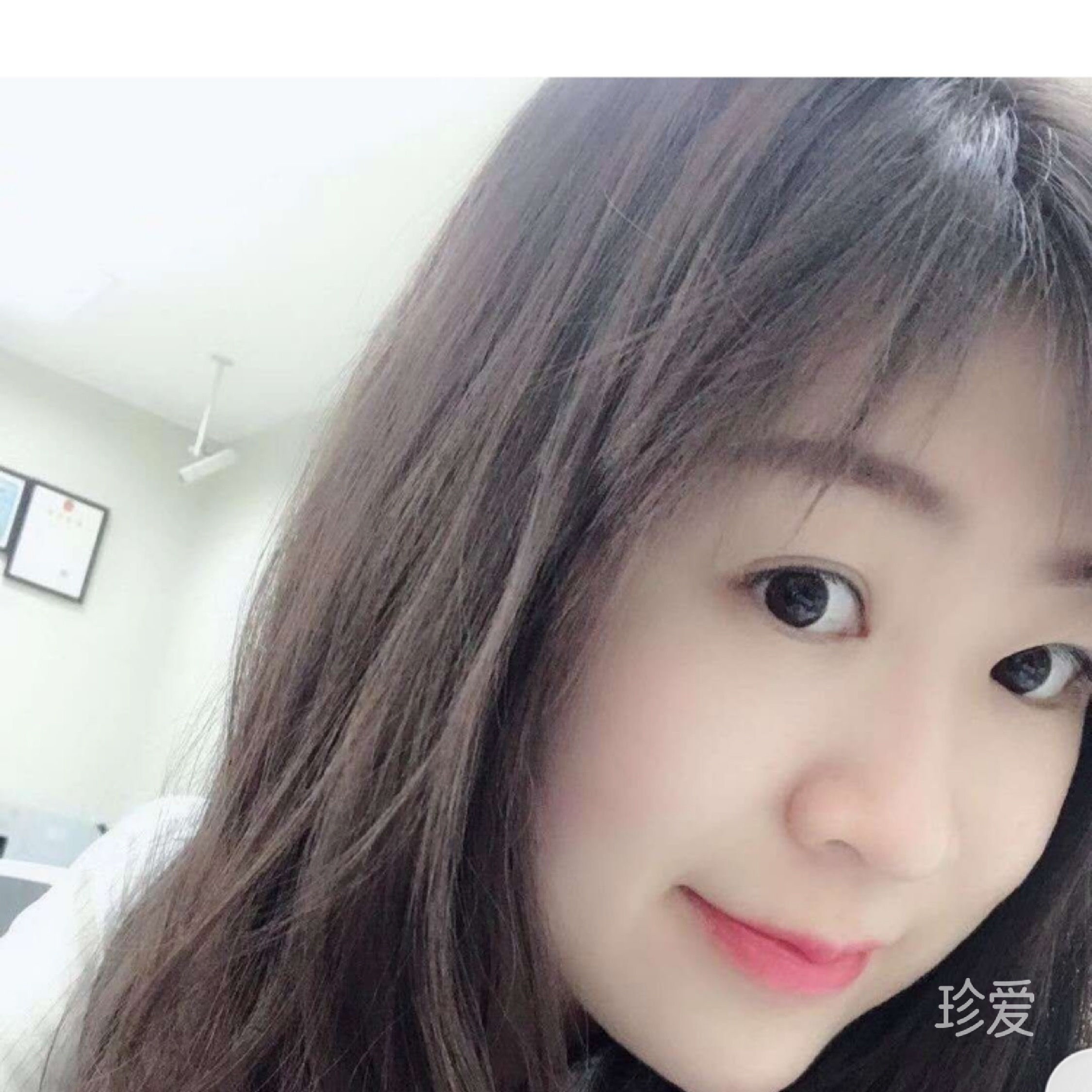 陽(yáng)光下微微笑