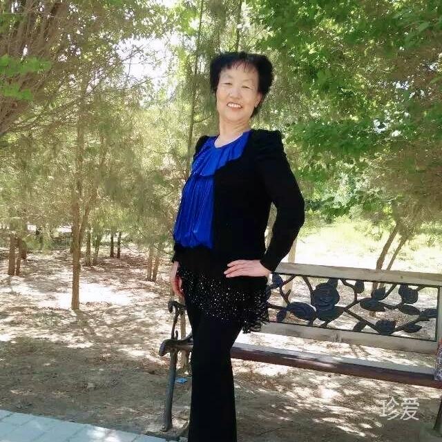 英子