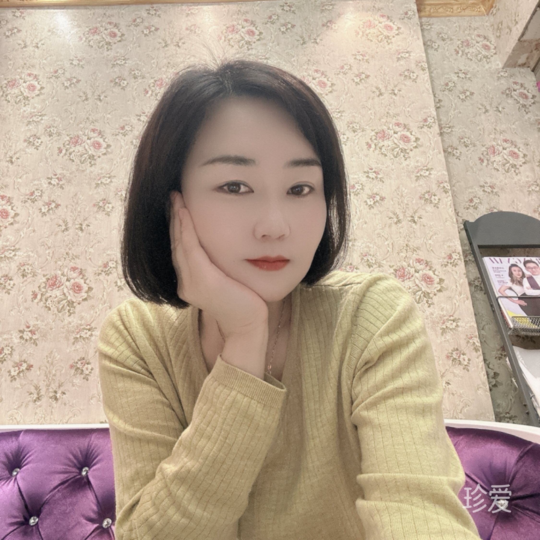 一個(gè)女青年