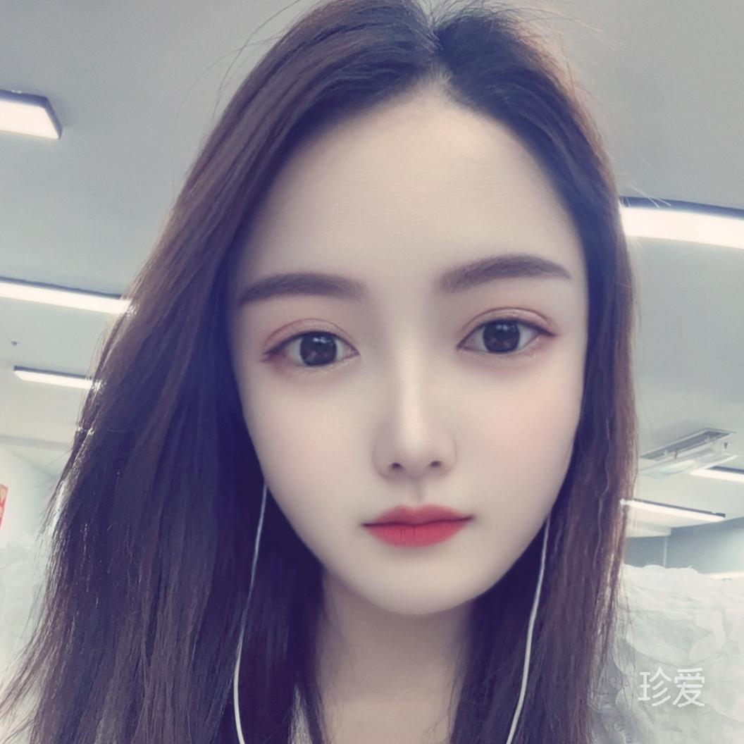 爱笑的云朵