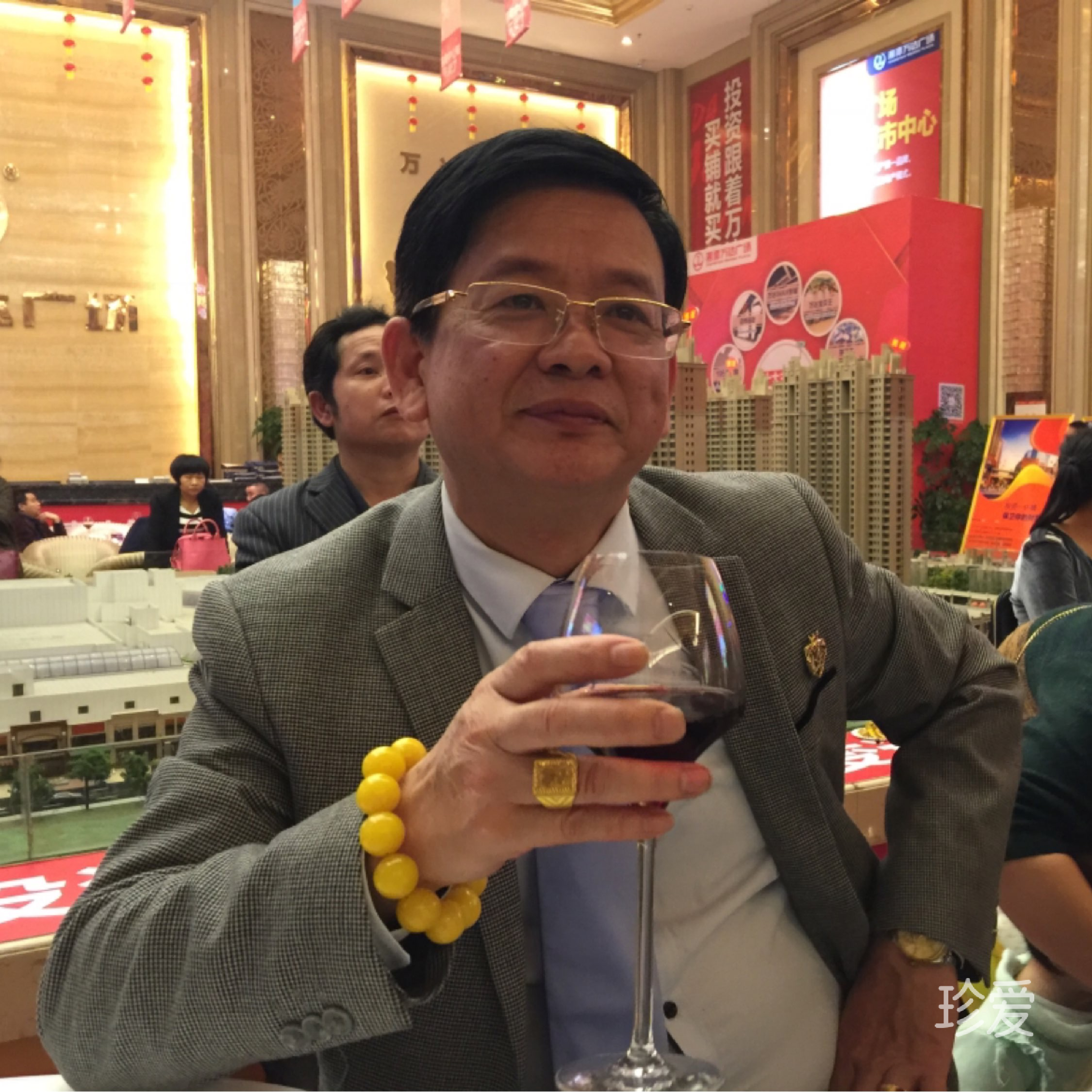 再回首之爱在深秋