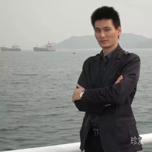 格外的蓝