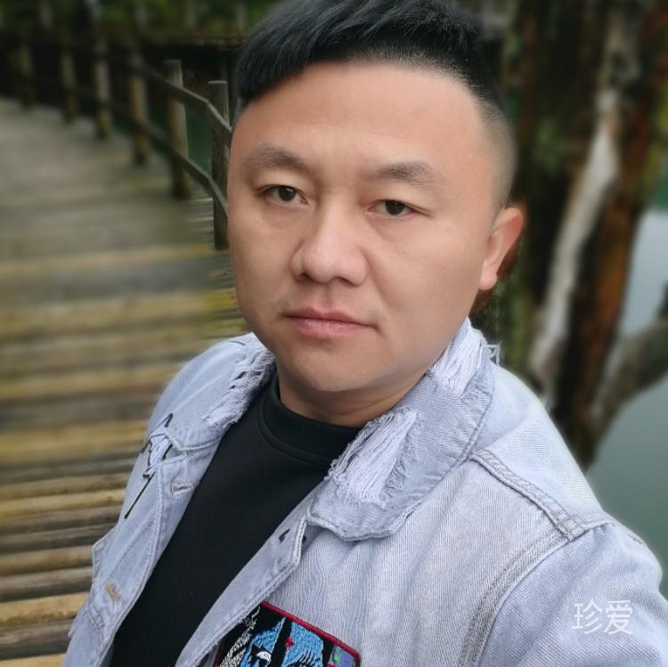 夢(mèng)想與現(xiàn)實(shí)之間