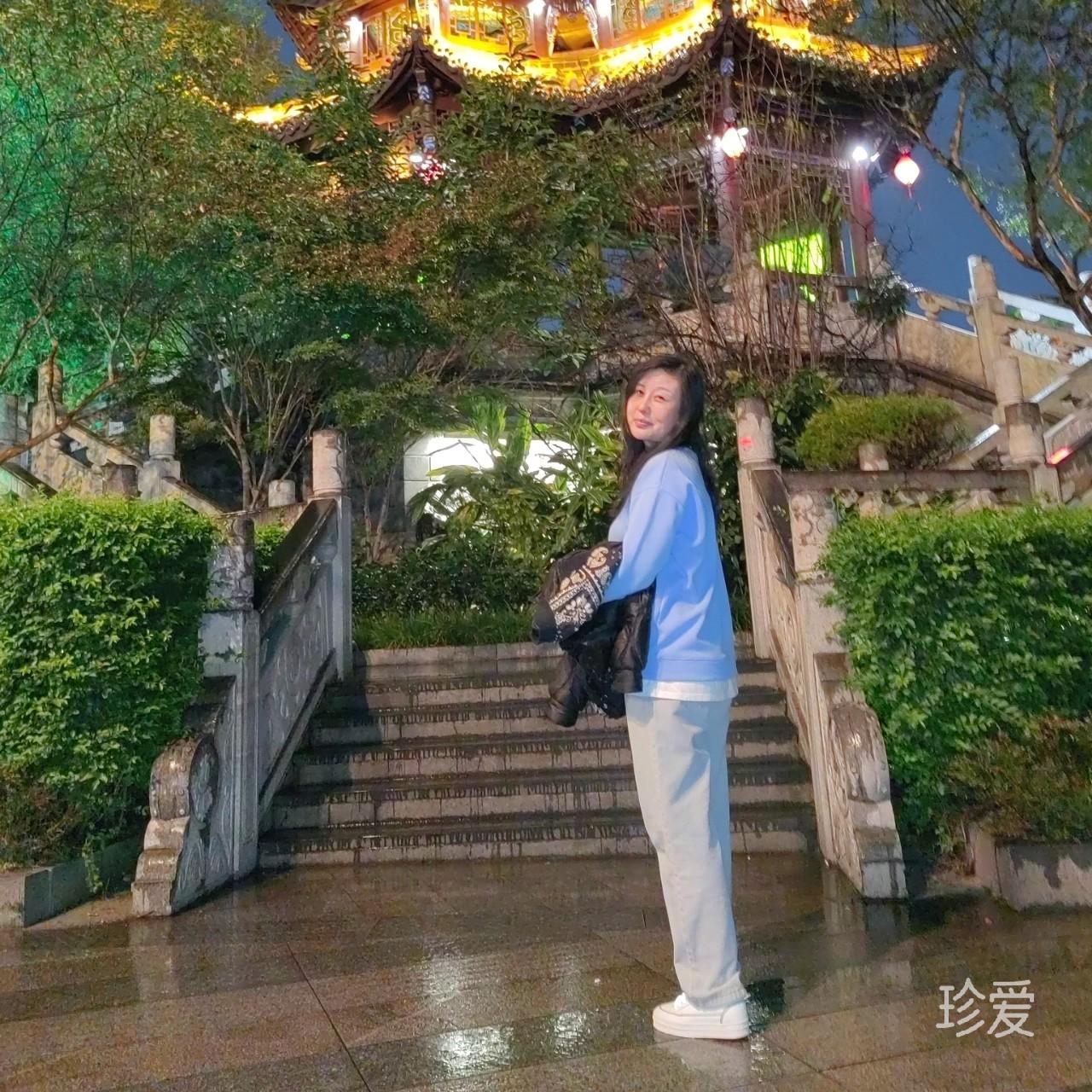 洛小菲