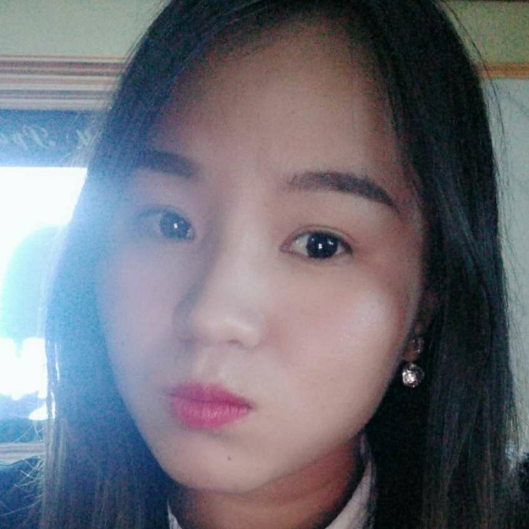 大浓妆掩饰小悲伤