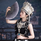 倚欄聽風(fēng)