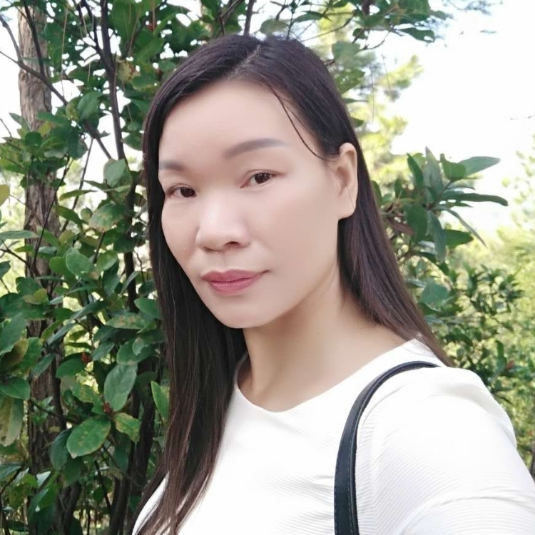 传统纯真的女人