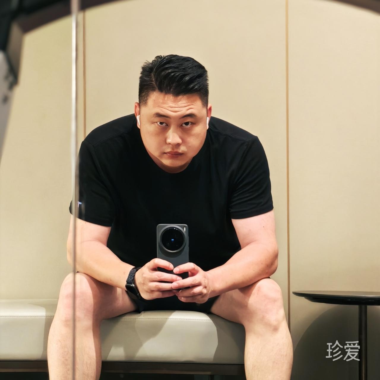 黑T恤射手