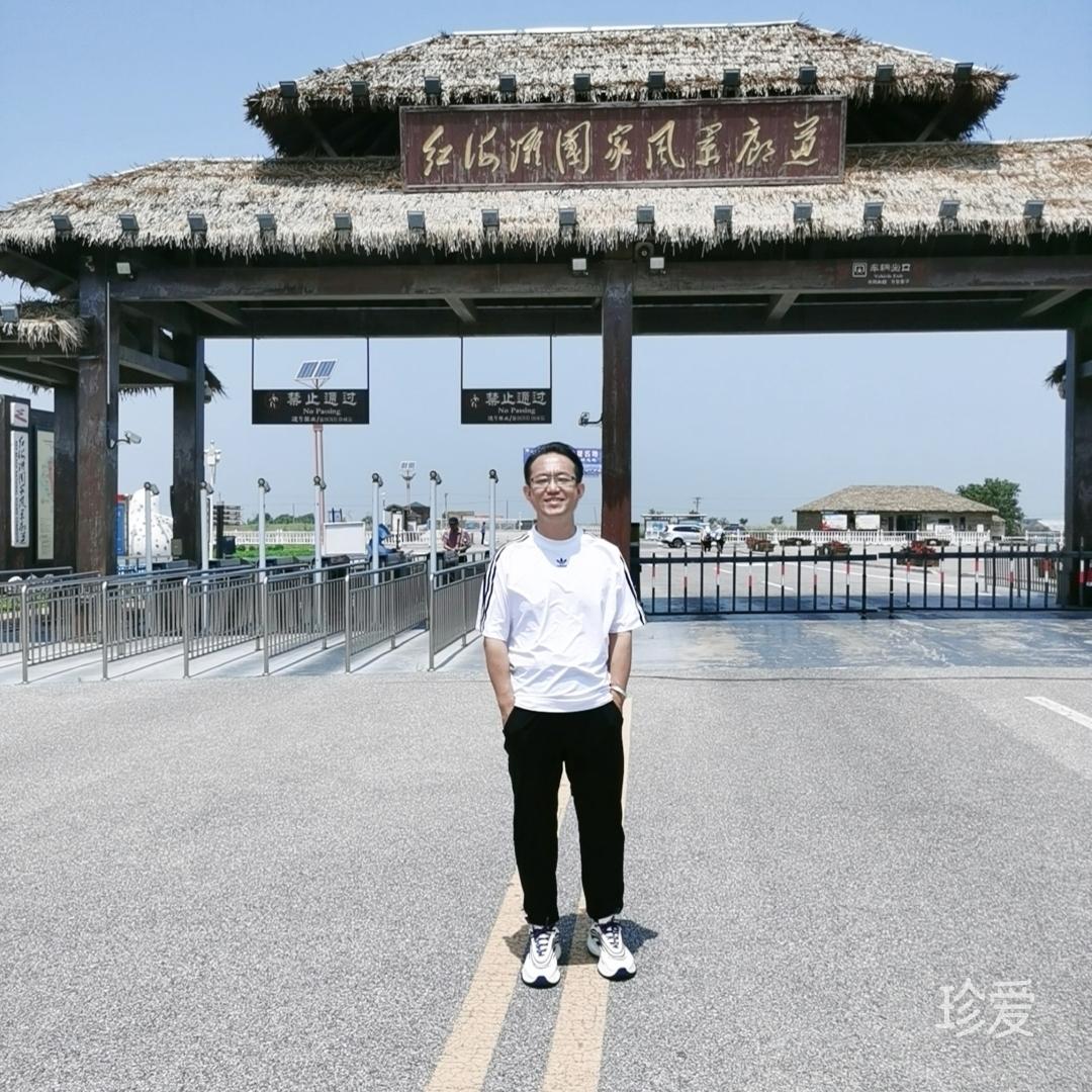 嘴角上扬