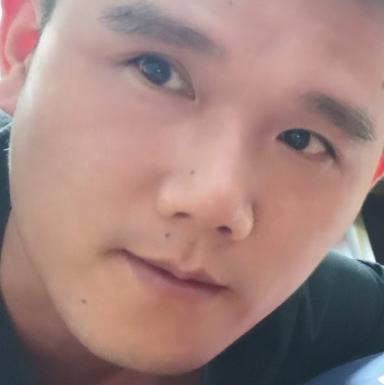 煙圈里彌漫著傷