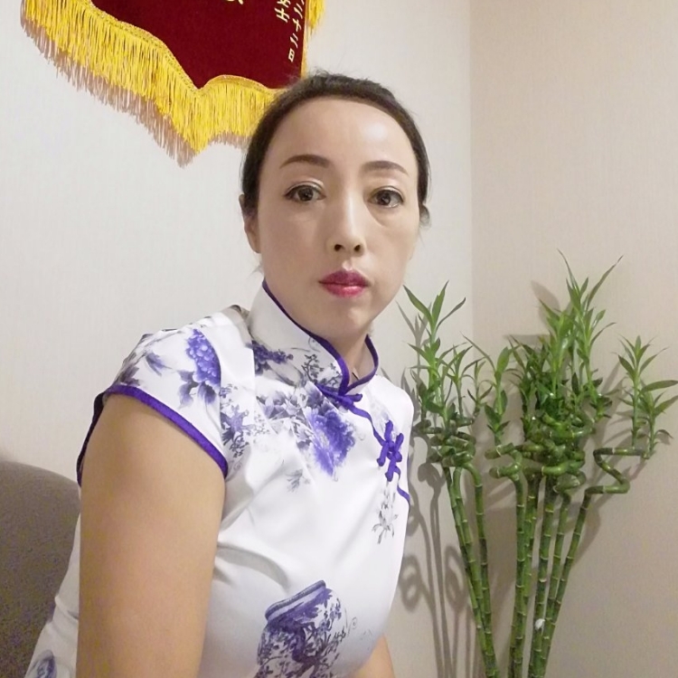 烟雨随风飘落叶