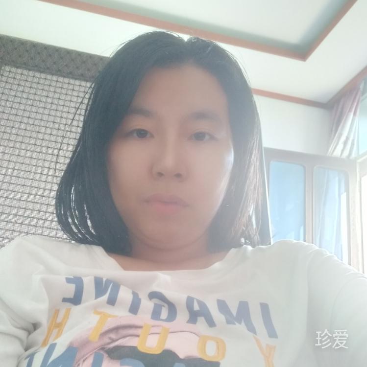 小女孩