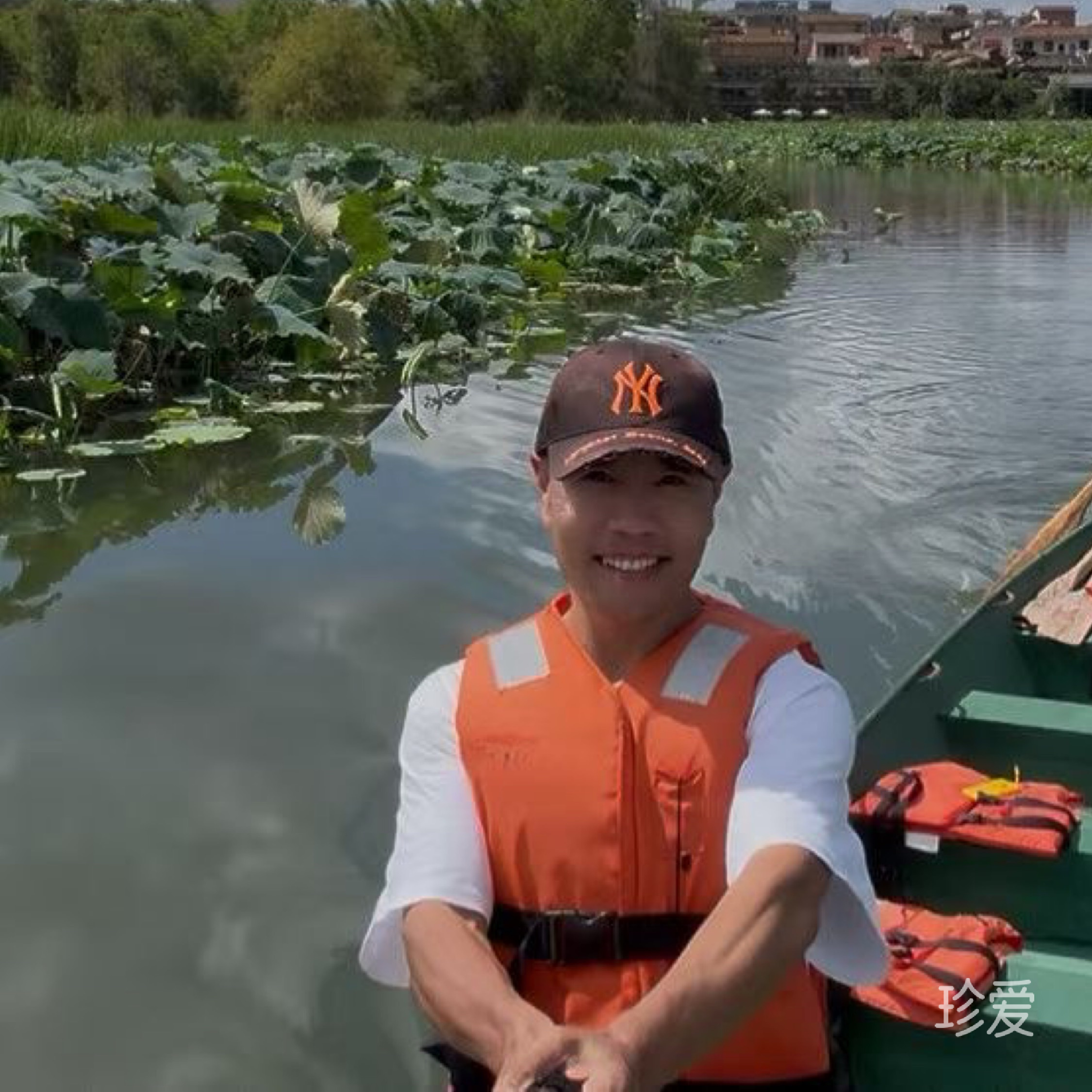 踏花歸去馬蹄香