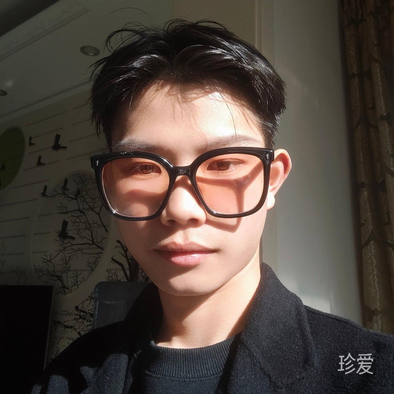 携手走过春夏秋冬