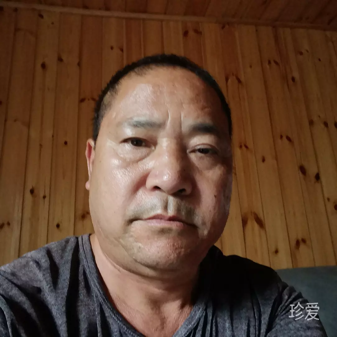 坐在一旁观世界