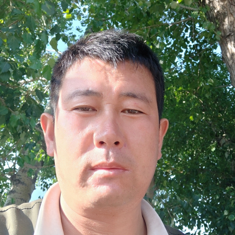 噴煙吐霧的大男人