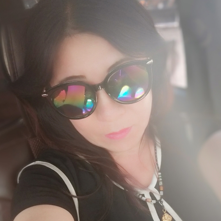 走在迷霧的小巷里