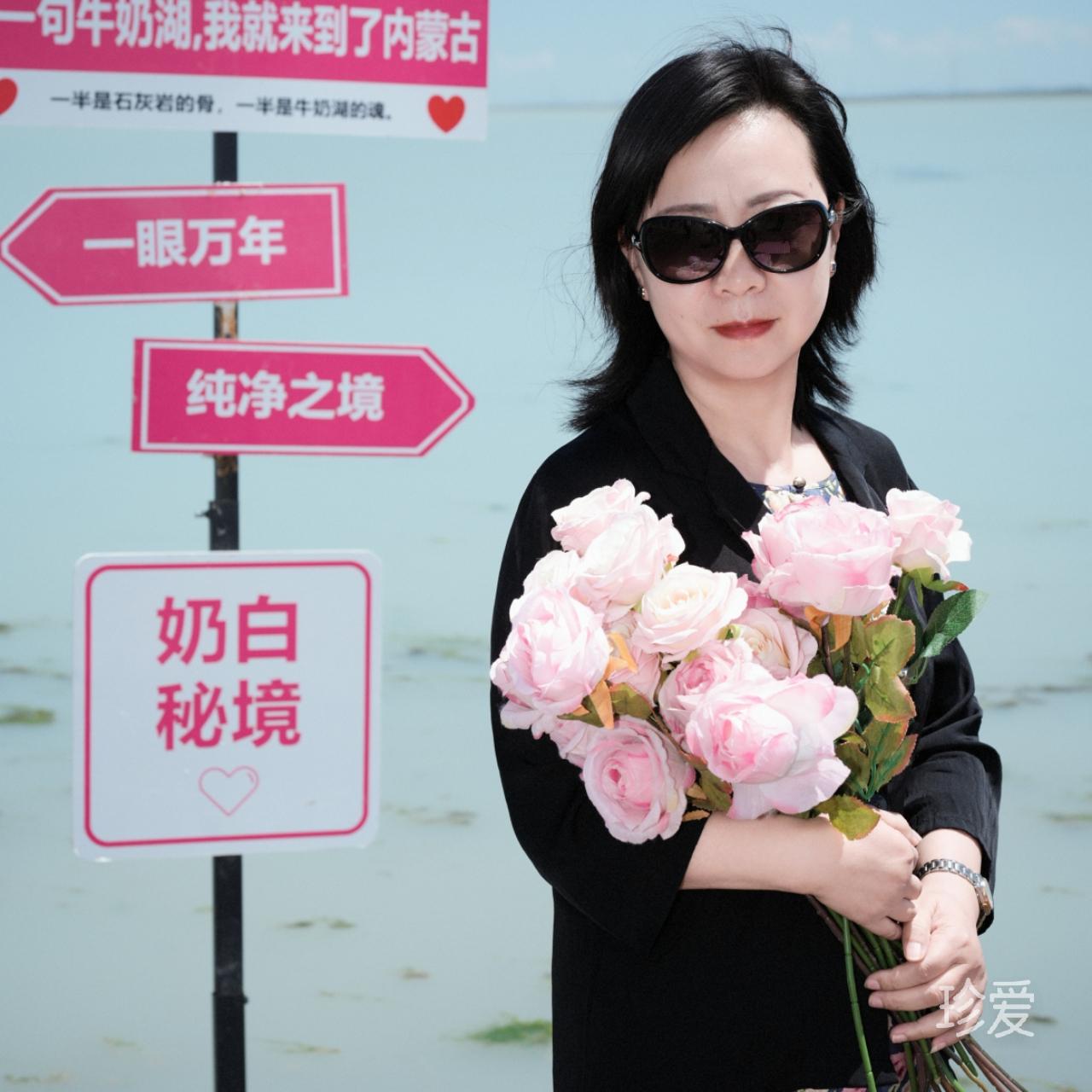 被优秀耽误的美女