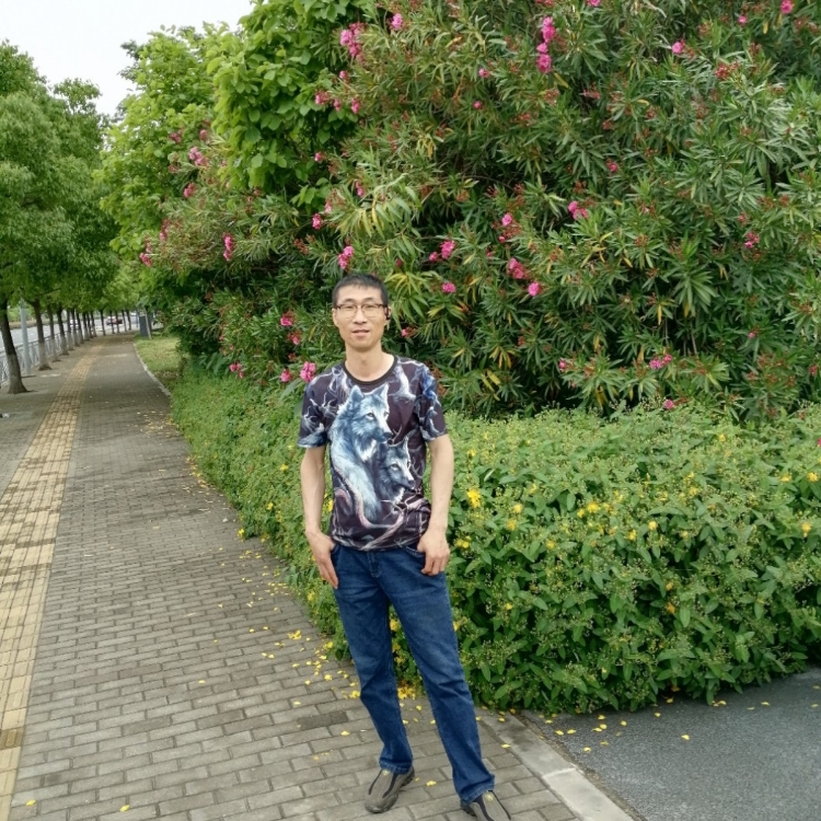 指尖徘徊烟草味