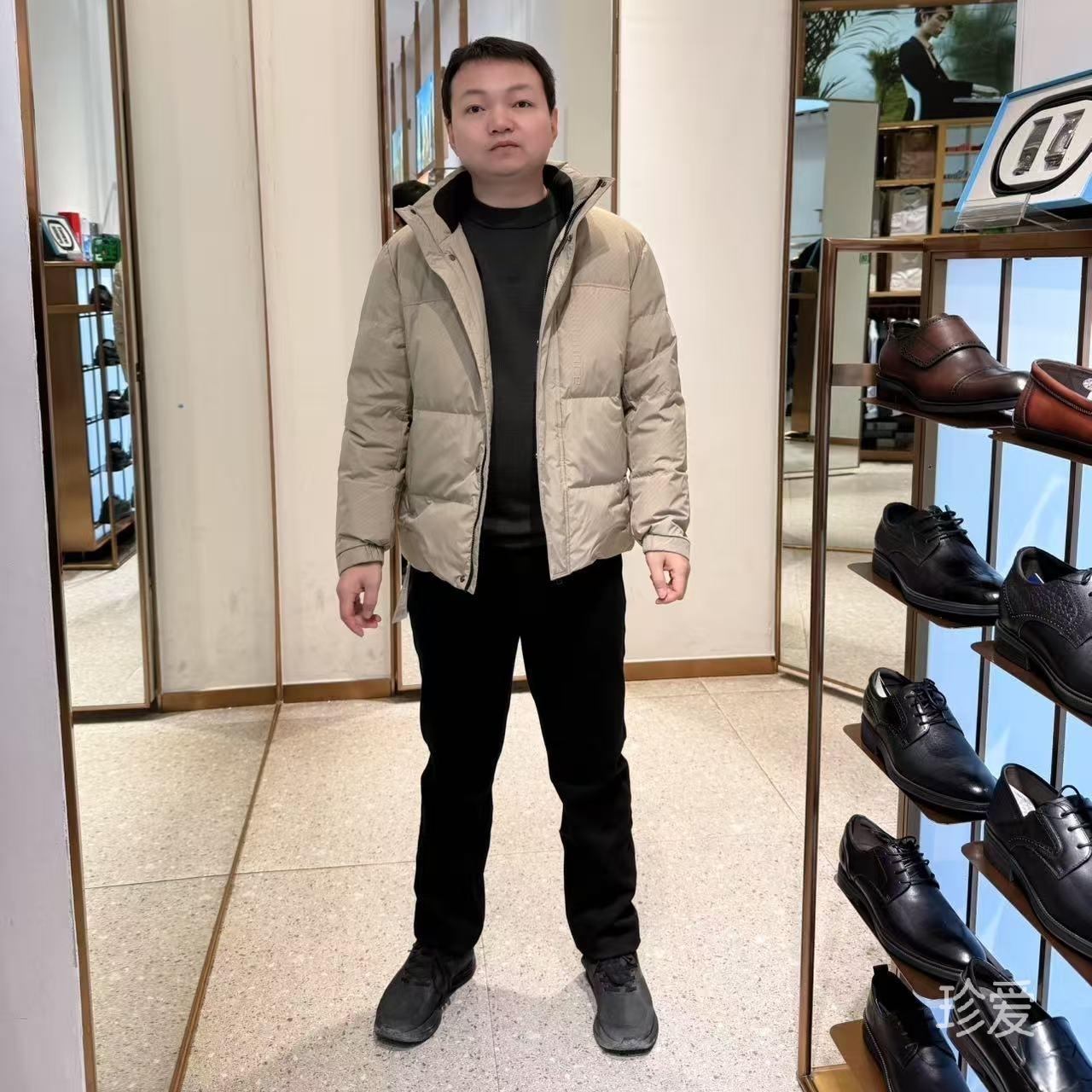 左手边的右手