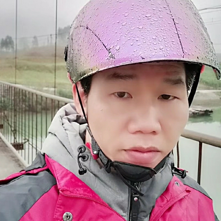 不會說話的老男人