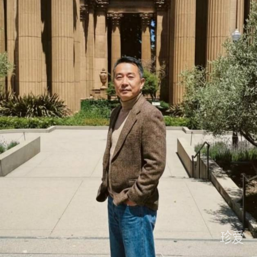 一脸沧桑去望北