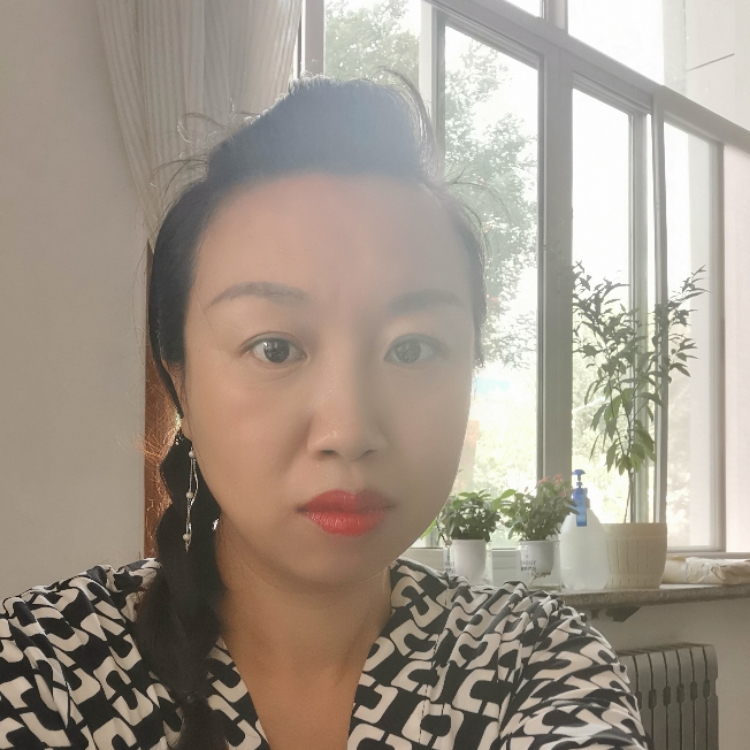 風雨中的梅子花