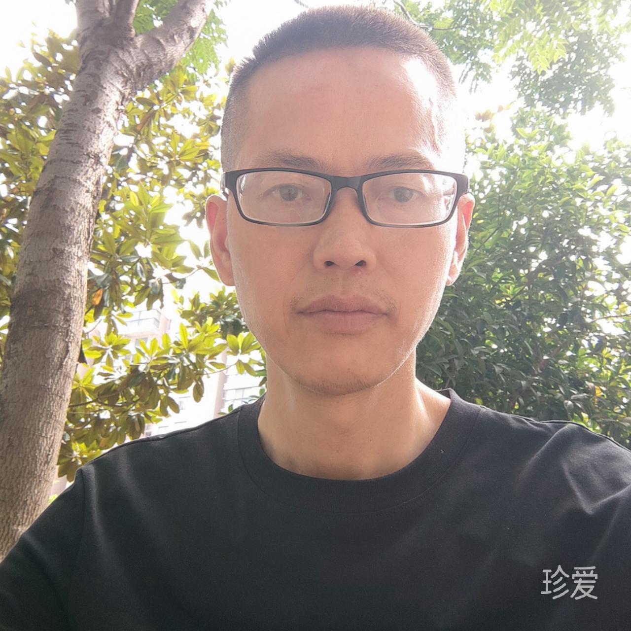 弓長(zhǎng)少日月