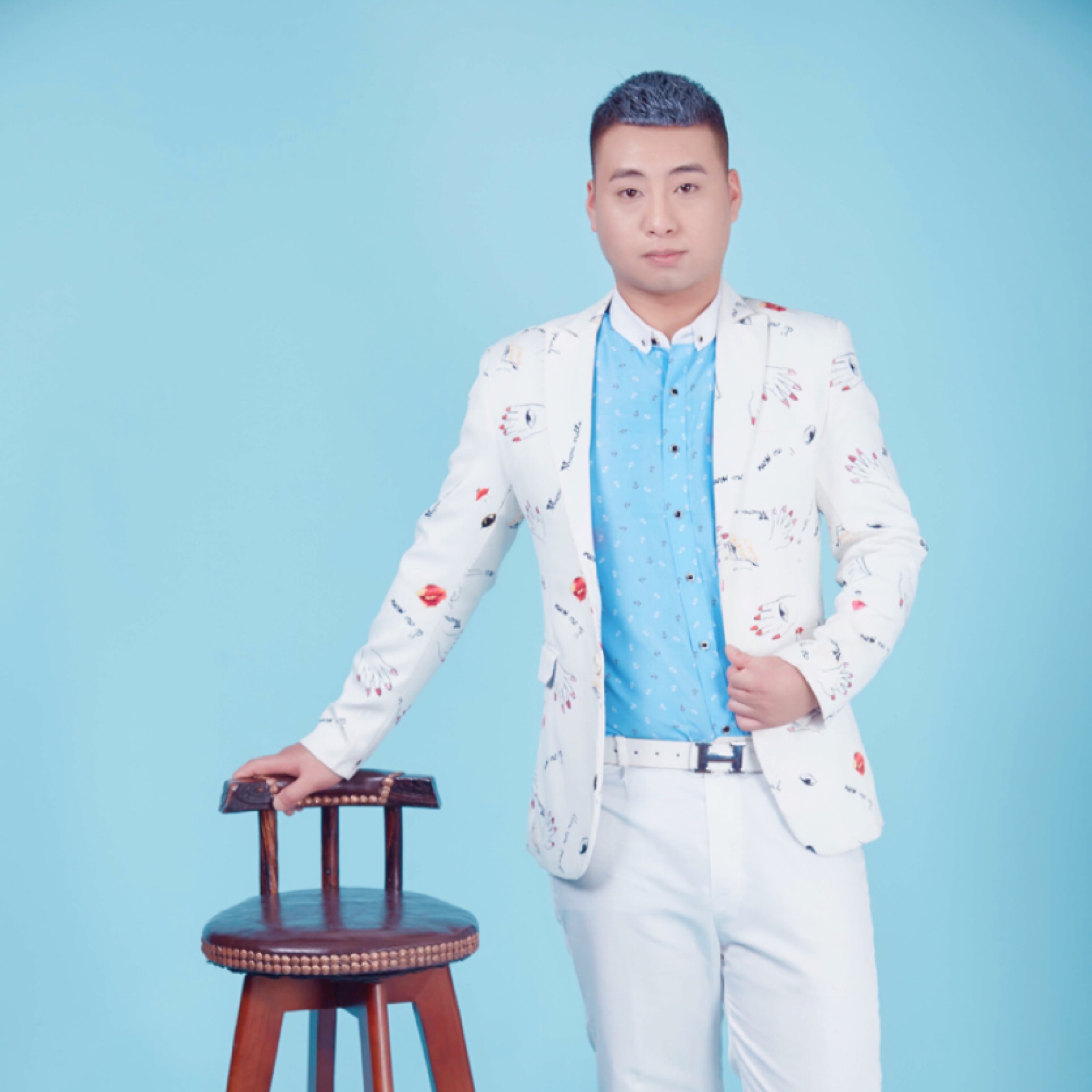 望湖楼下雨漫天