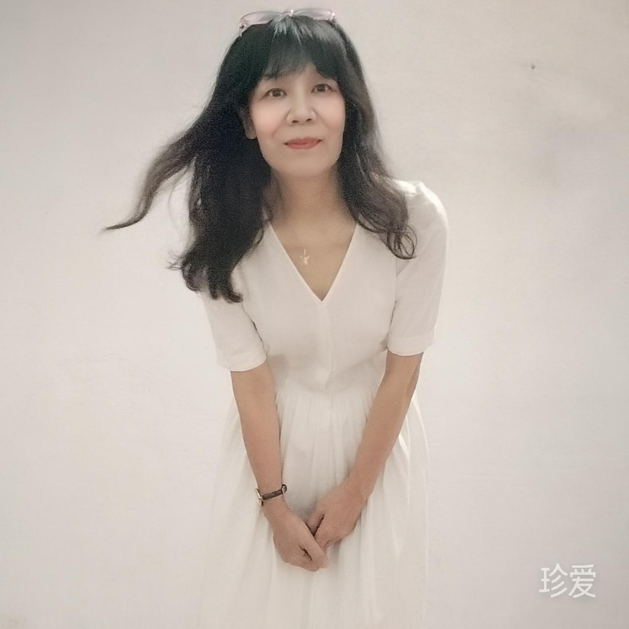 傲雪寒梅为君开