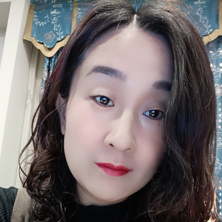 不對(duì)稱的酒窩