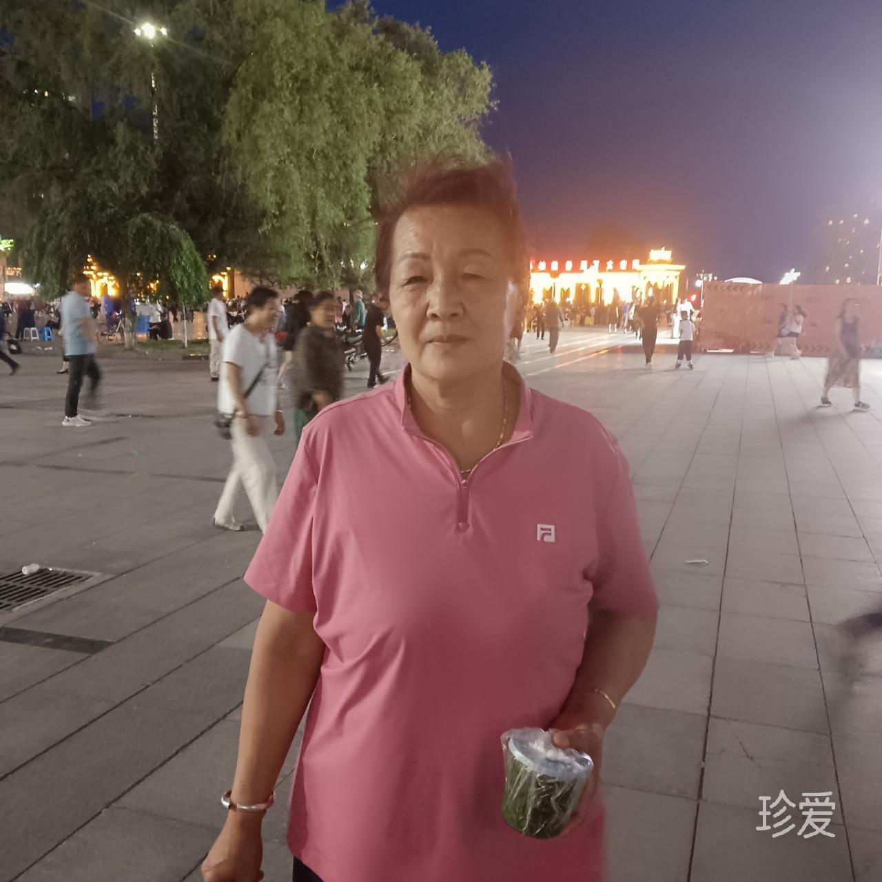 英子