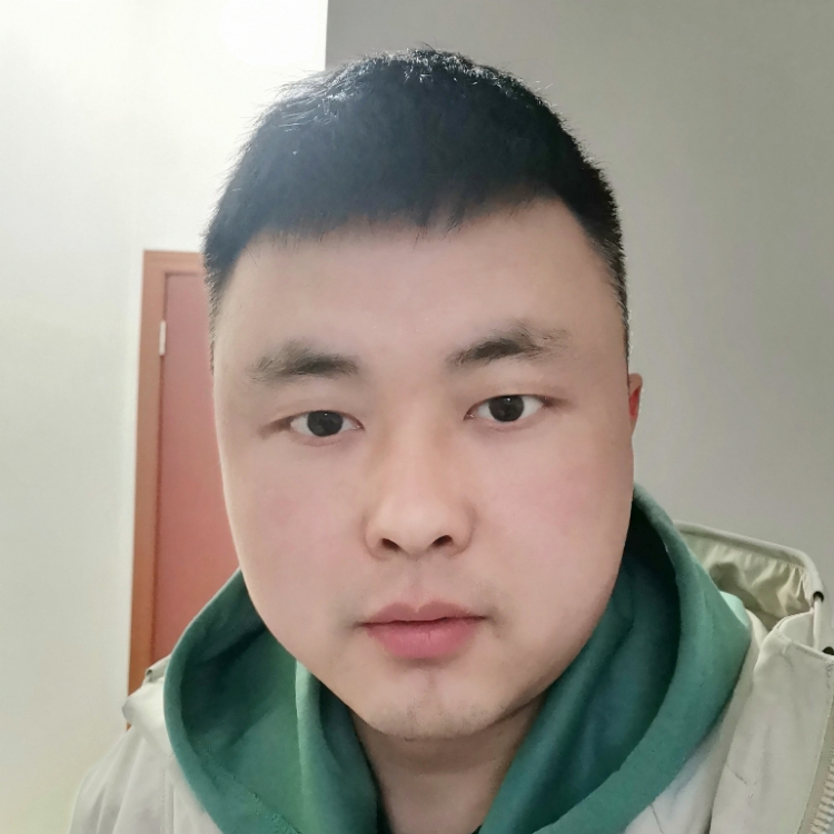 走在迷霧的小巷里