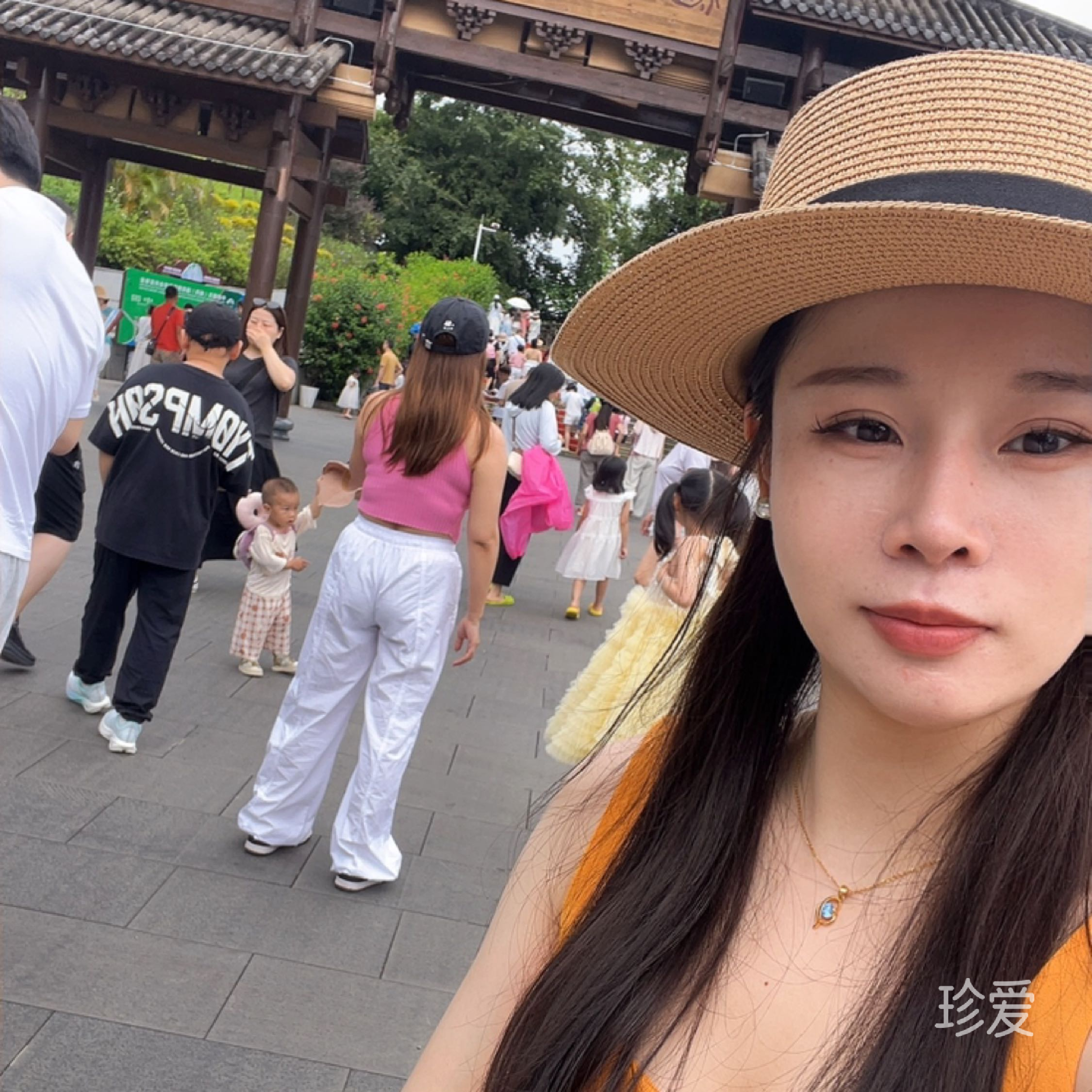 一口一個小籠包