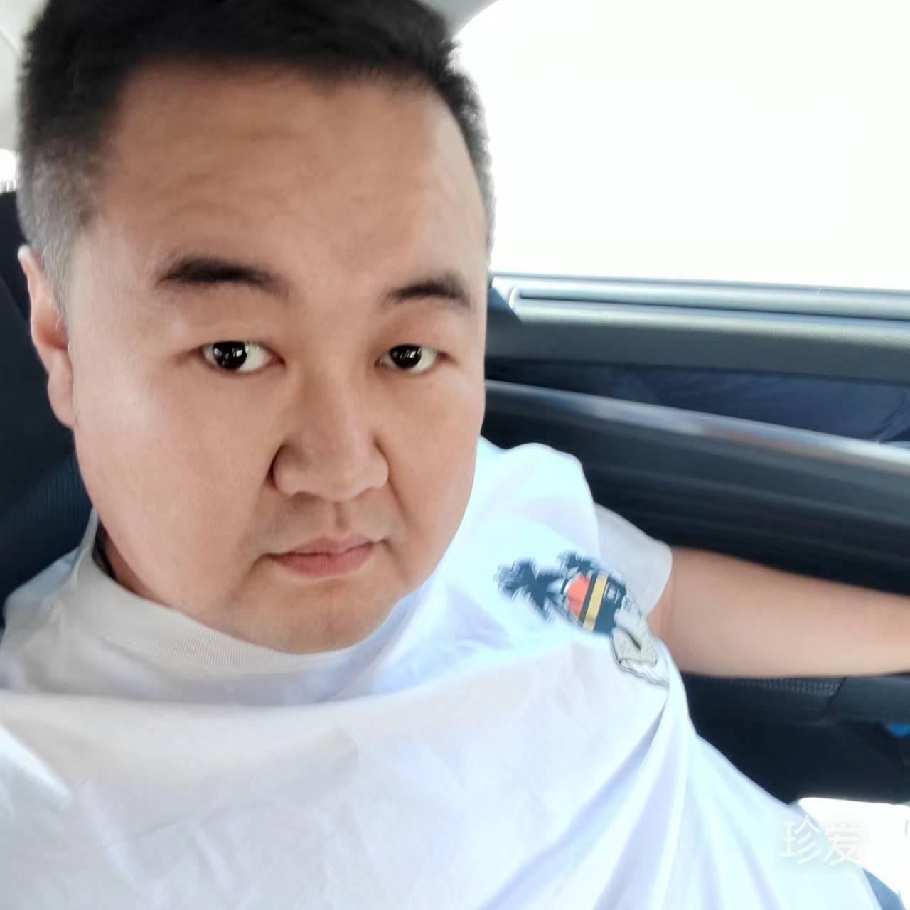 傾聽(tīng)海風(fēng)仰望月光