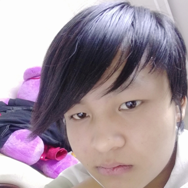 一個寂寞的青少年