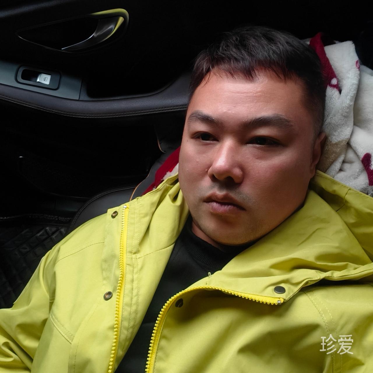 做個愛笑的大男孩