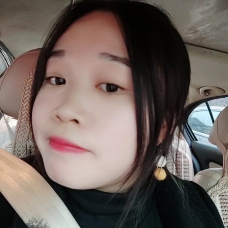 笑顏如花的女子