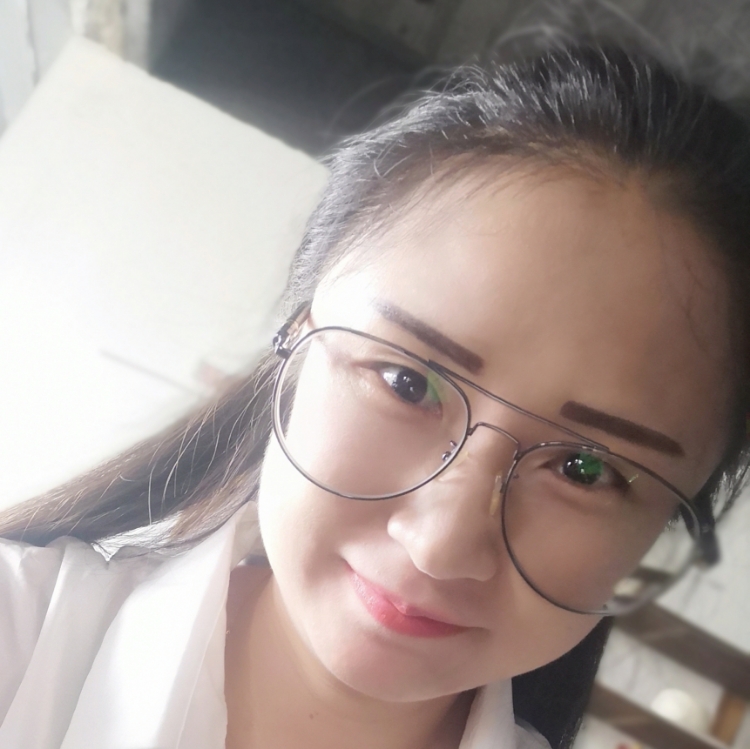 藍(lán)天里的魚