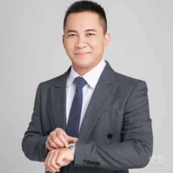 爱笑的何老师