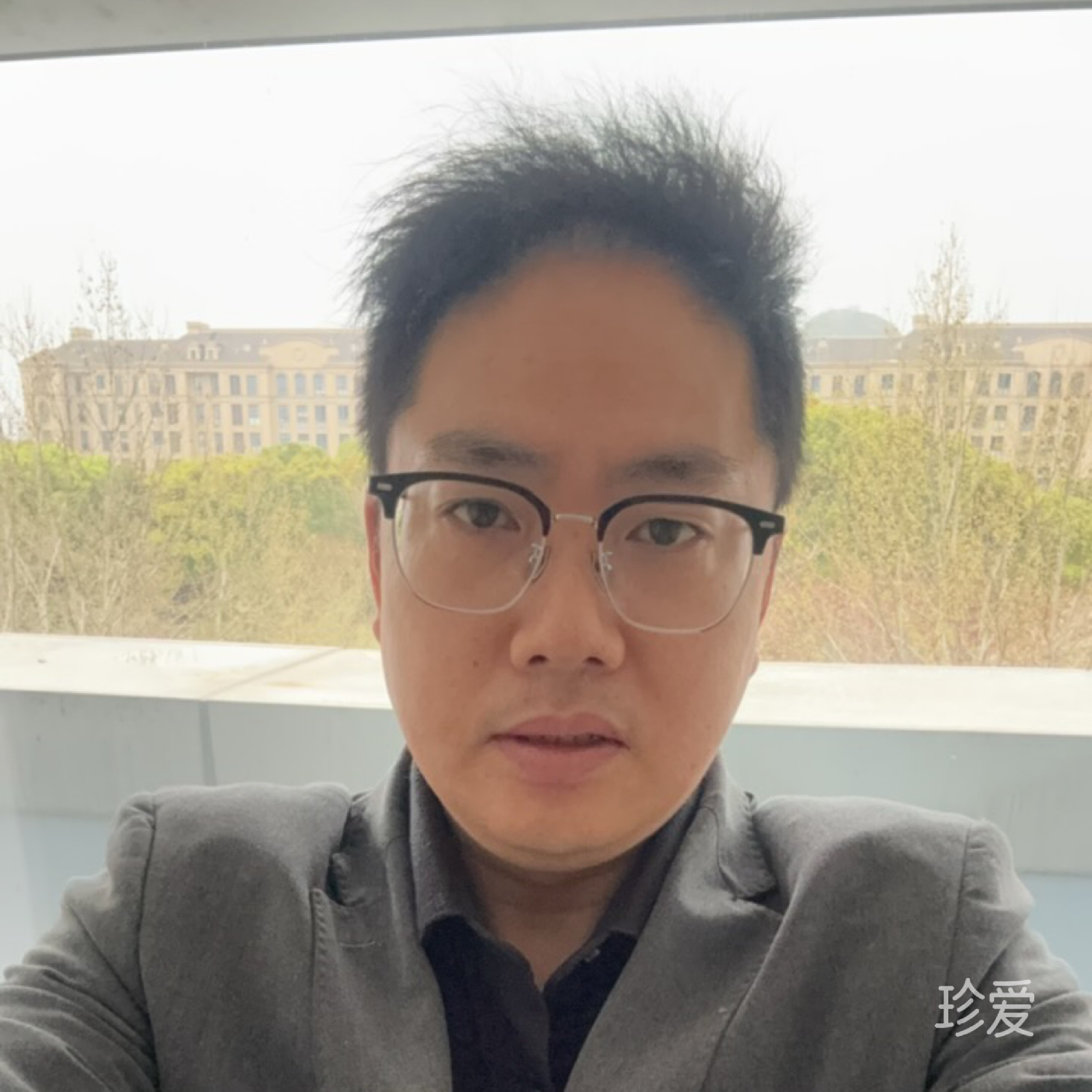 一路前行的孤勇者