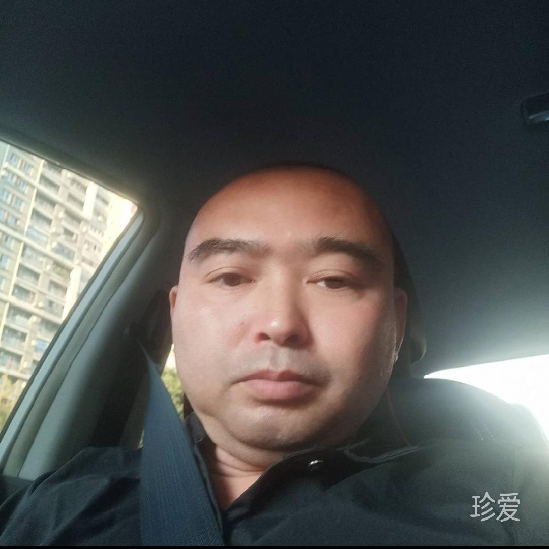大漠月半