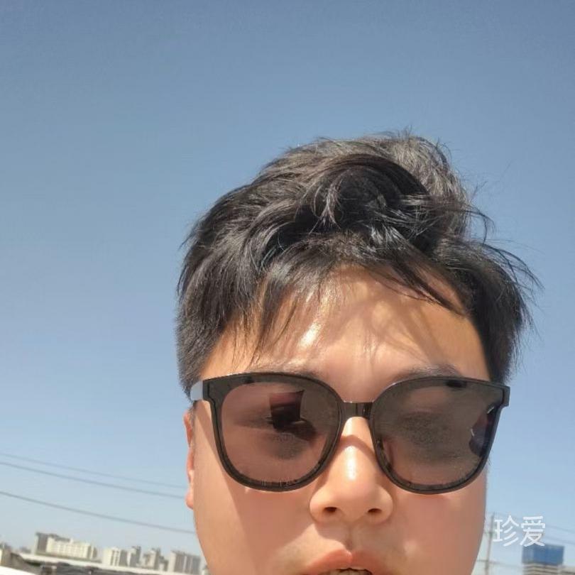冰雹狂拍前挡风