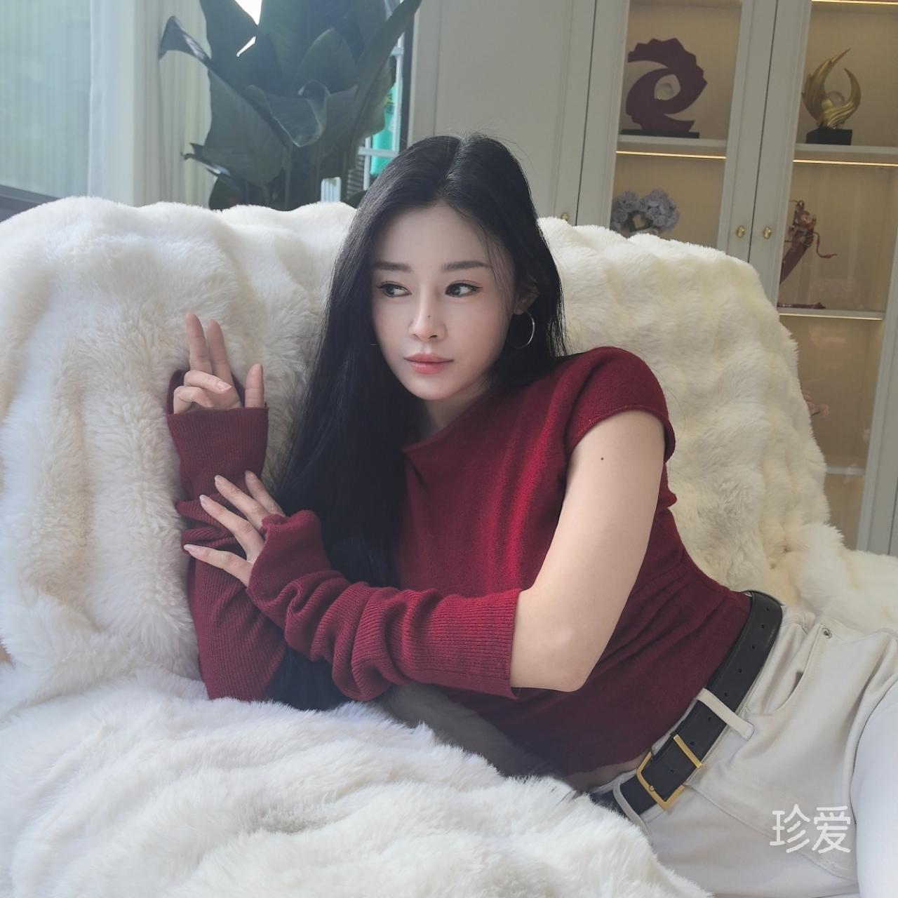 王J