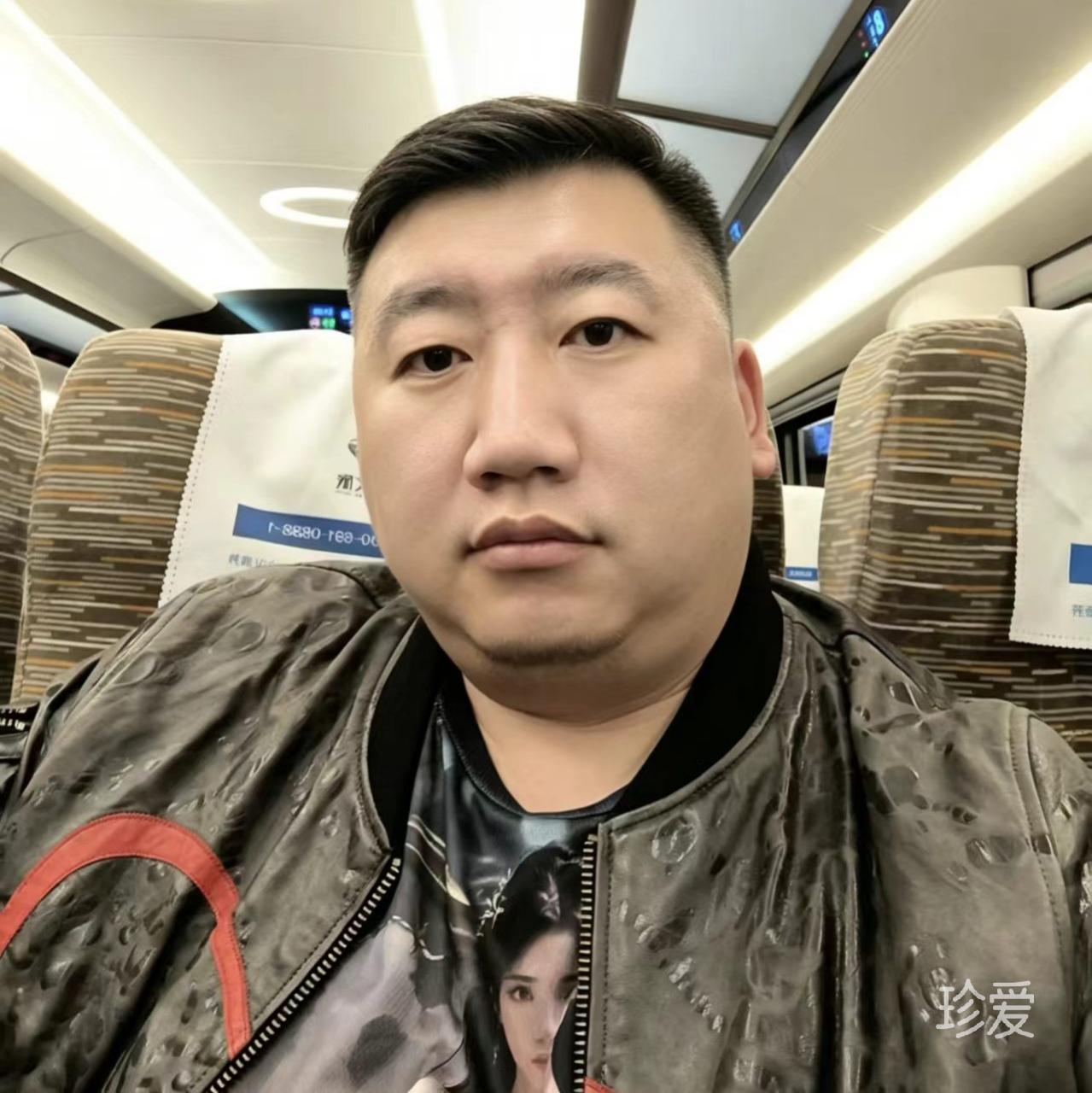 一只孤独的小龙虾