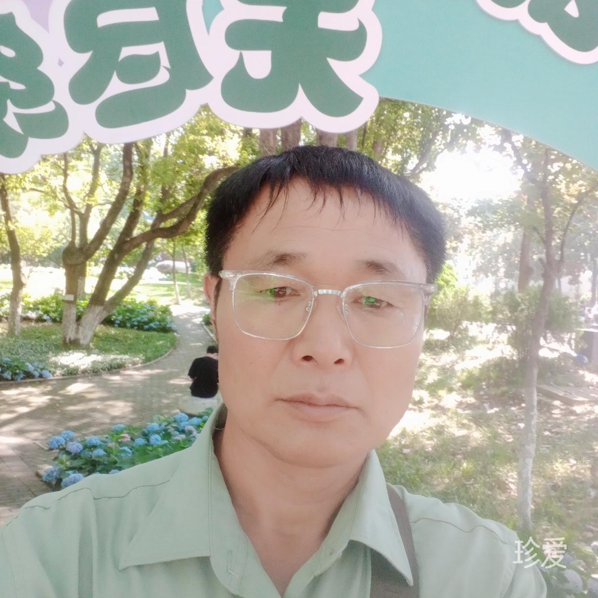 曦月下等待